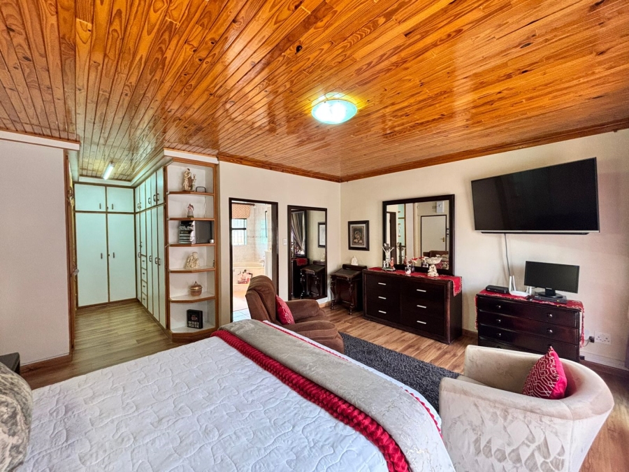 5 Bedroom Property for Sale in Flamwood North West